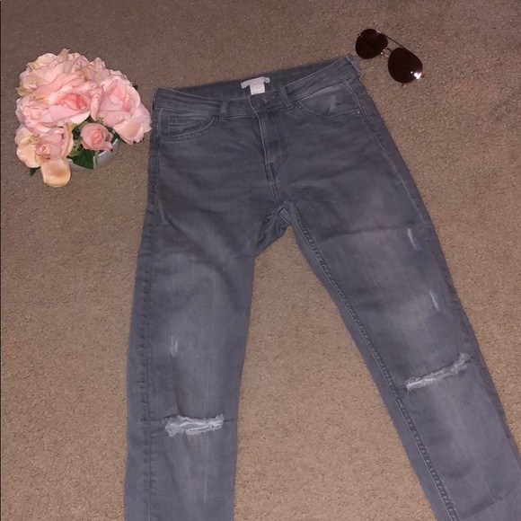 H&M: Gray Ripped Jeans - Picture 2 of 5